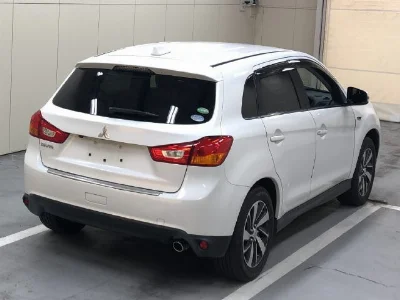 MITSUBISHI RVR