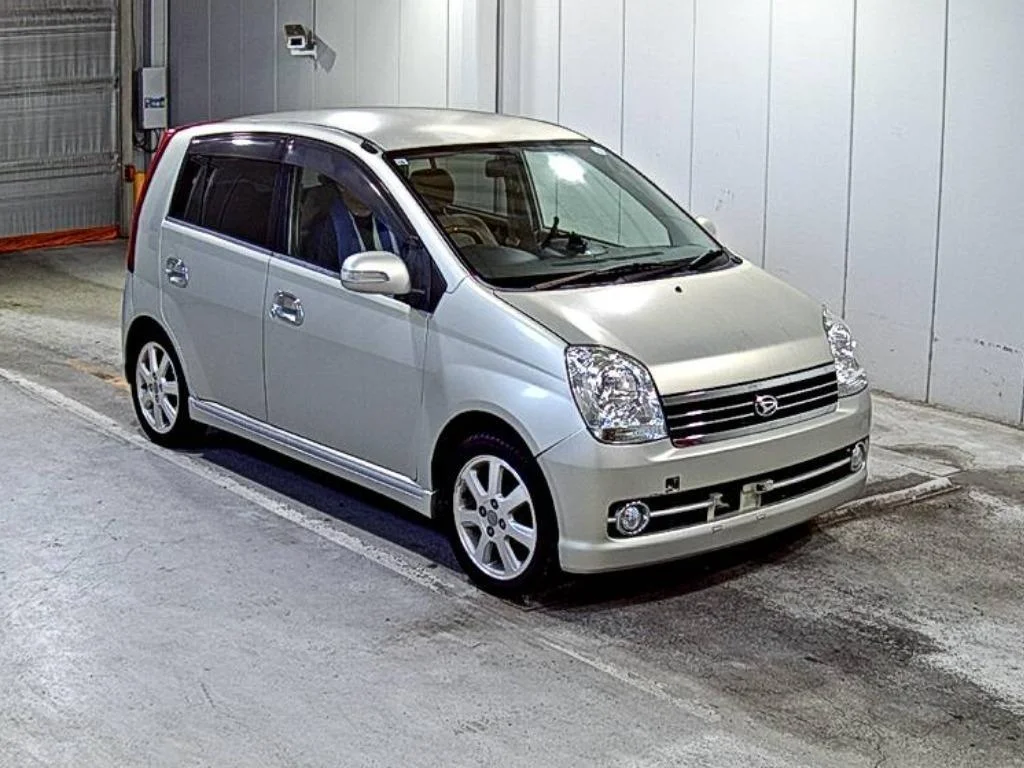 Daihatsu Mira 2005
