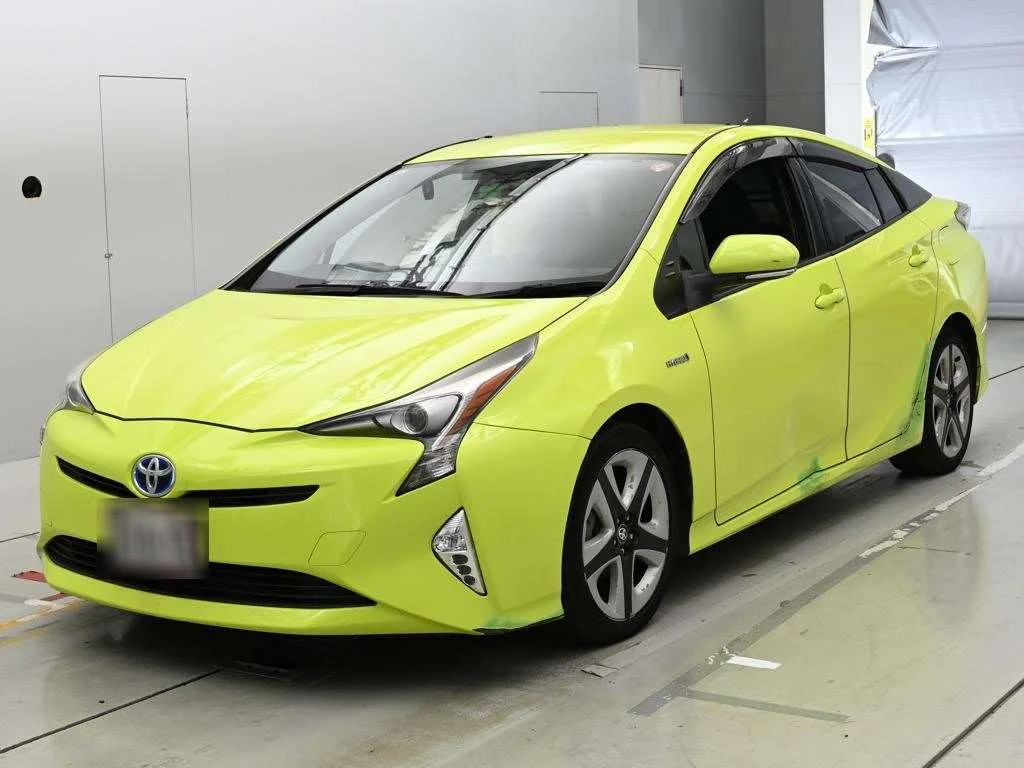 Toyota Prius  с аукциона в Японии