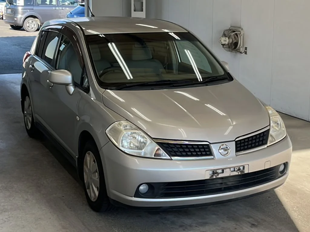 Nissan Tiida  с аукциона в Японии