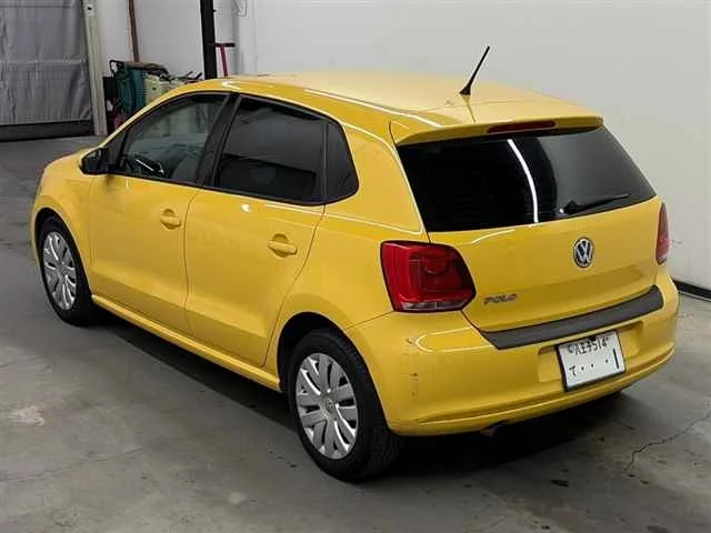 Volkswagen Polo  с аукциона в Японии