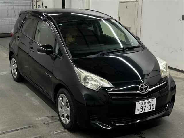 Toyota Ractis 2012