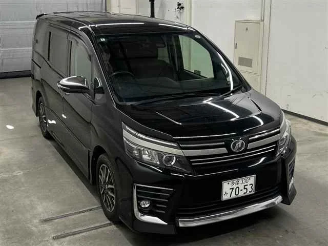Toyota Voxy 2016