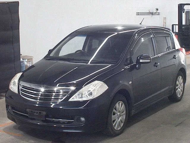 Nissan Tiida  с аукциона в Японии