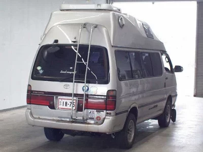 TOYOTA HIACE VAN