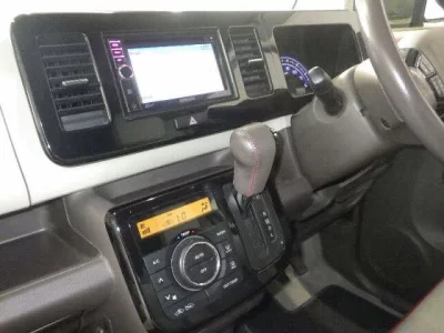SUZUKI MRWAGON