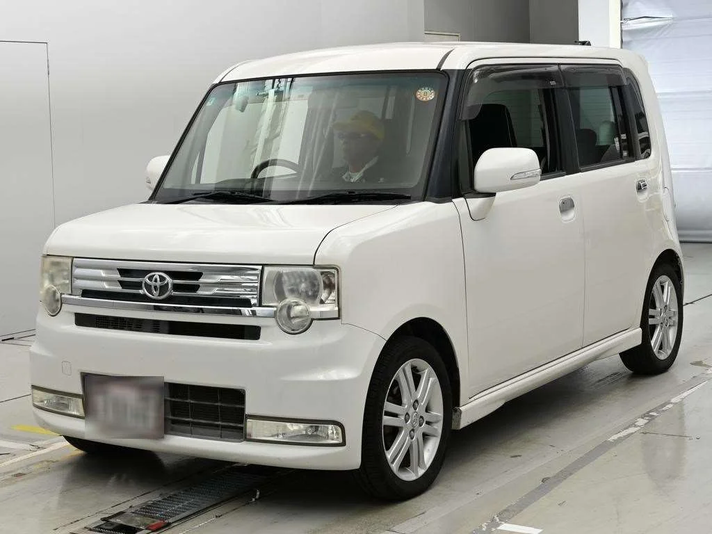 Toyota Pixis Space 2013
