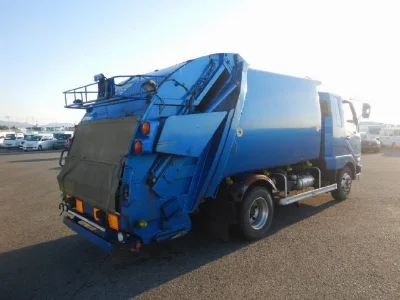MITSUBISHI FUSO FIGHTER