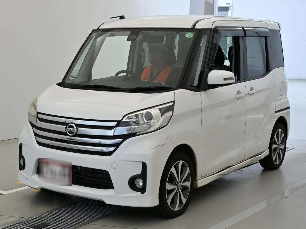 Nissan Dayz Roox 2015