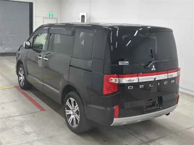 MITSUBISHI DELICA D5