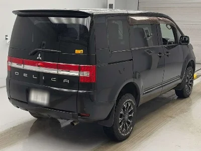 MITSUBISHI DELICA D5