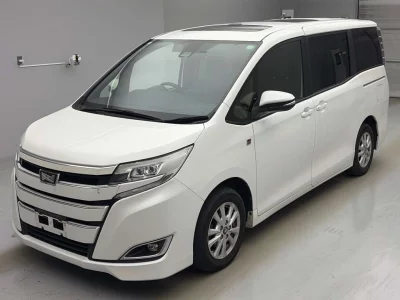 TOYOTA NOAH, 2017 — лот японского аукциона