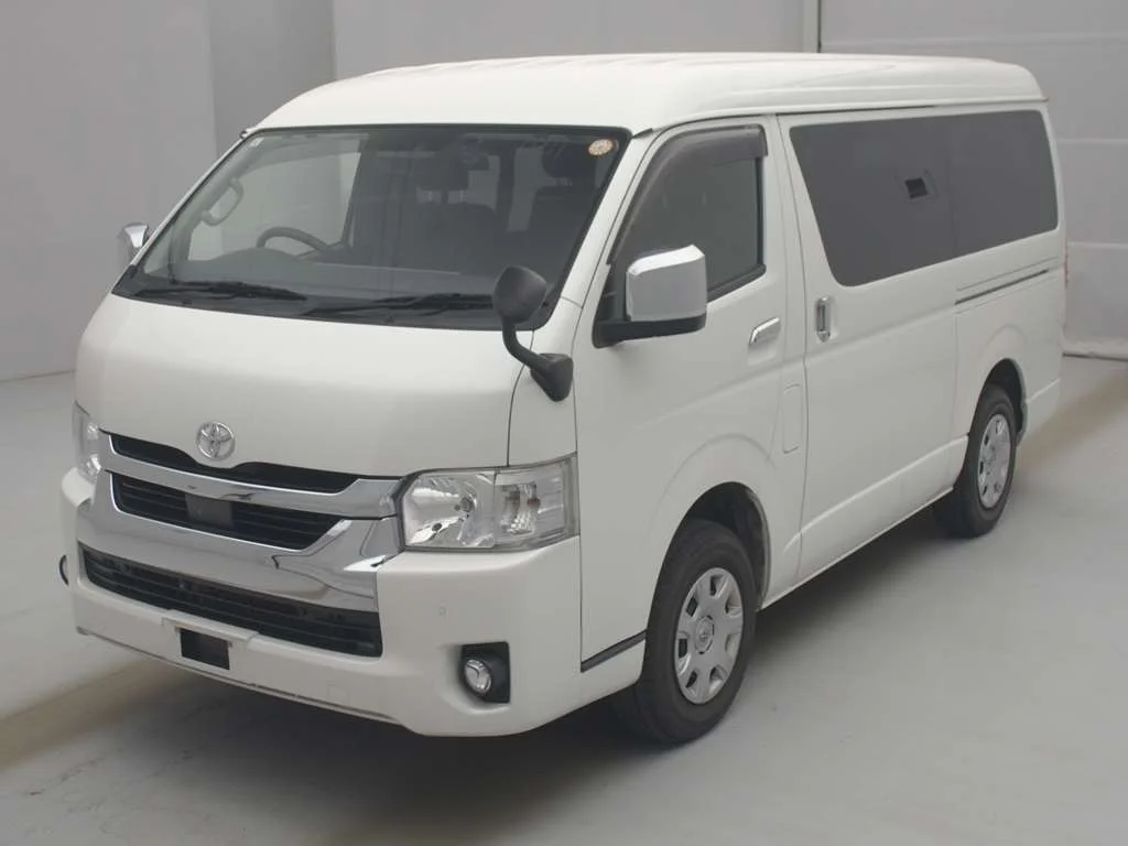 Toyota HiAce 2021