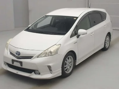 TOYOTA PRIUS ALPHA, 2013 — лот японского аукциона