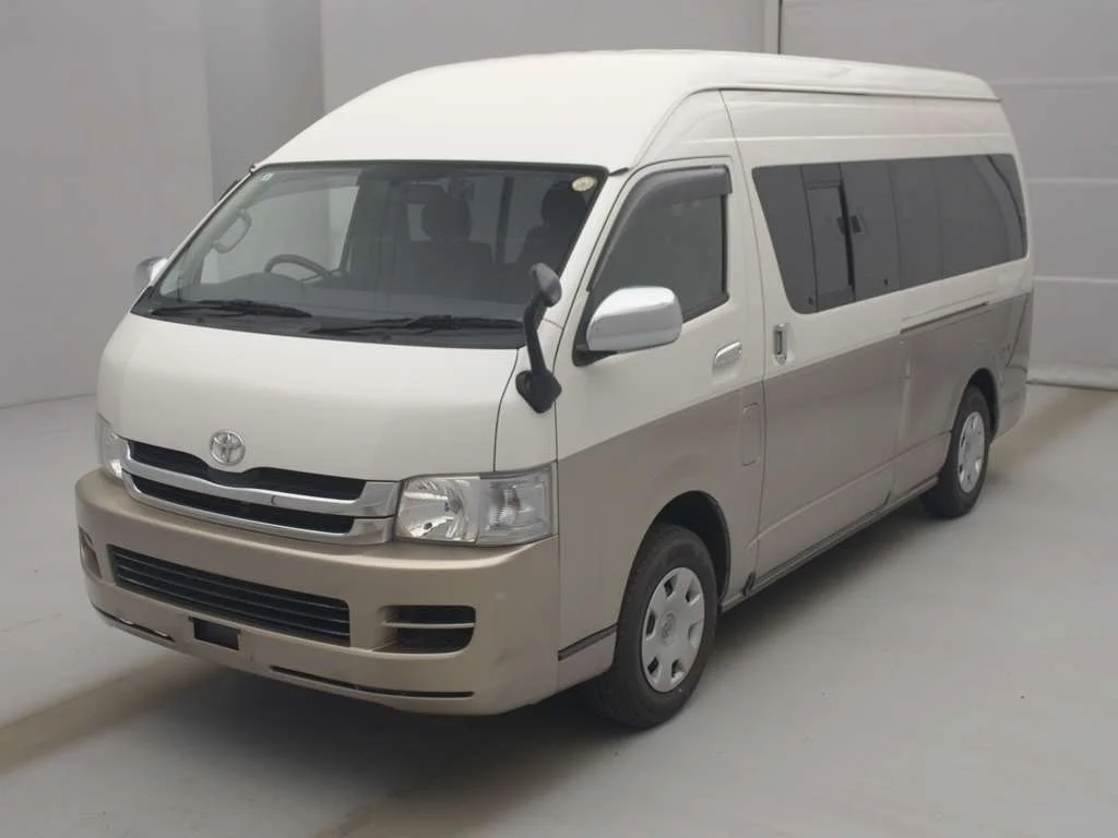 Toyota HiAce  с аукциона в Японии