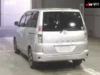 Цена авто Toyota Voxy с аукционов Японии, номер кузова AZR60G, пробег 223 000, оценка 4
