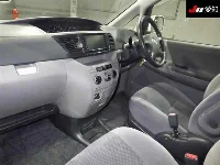 Цена авто Toyota Voxy с аукционов Японии, номер кузова AZR60G, пробег 223 000, оценка 4