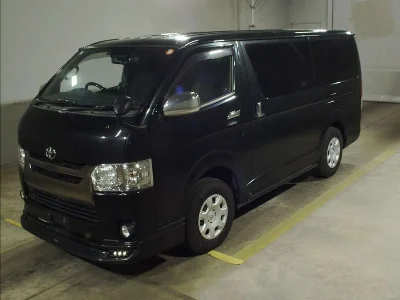 TOYOTA HIACE VAN
