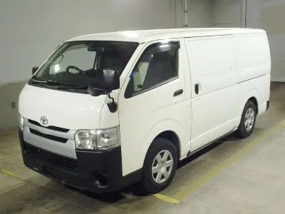 TOYOTA HIACE VAN