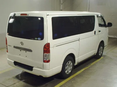 TOYOTA HIACE VAN