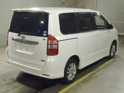 TOYOTA NOAH, 2013 — лот японского аукциона