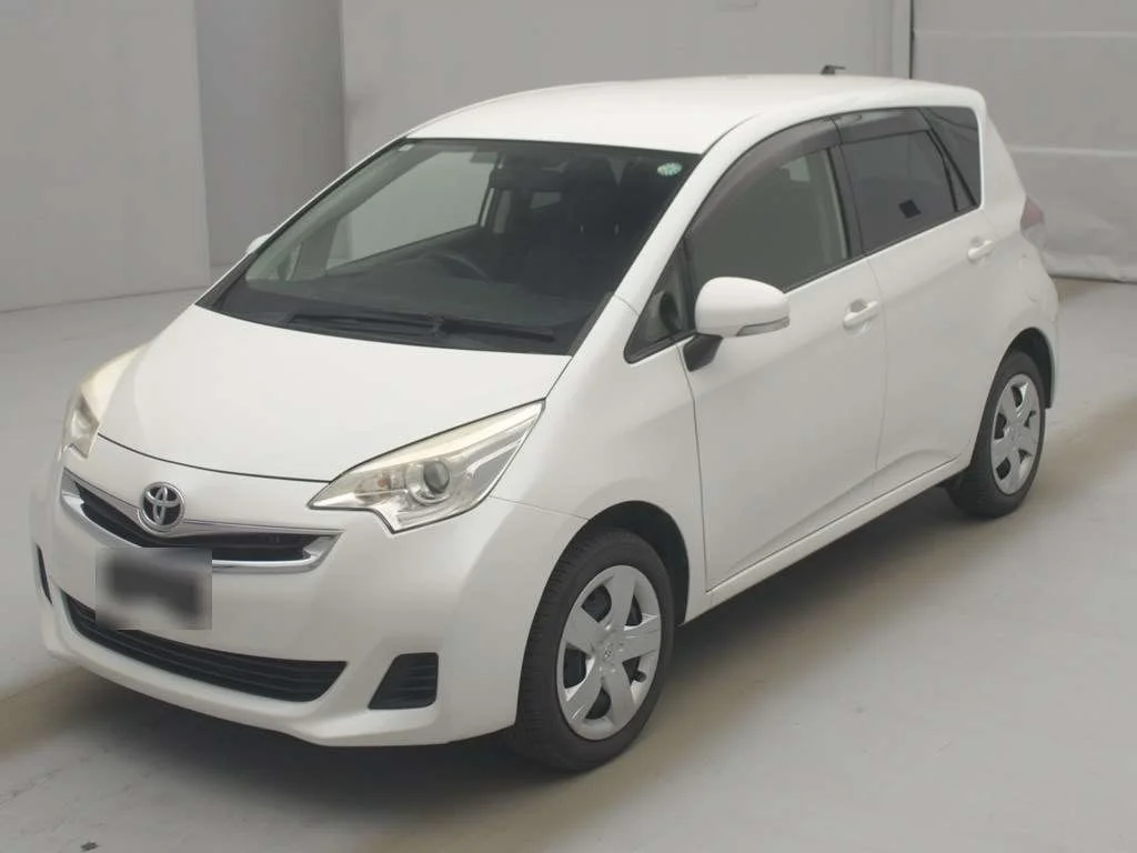 Toyota Ractis 2015