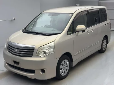 TOYOTA NOAH, 2012 — лот японского аукциона