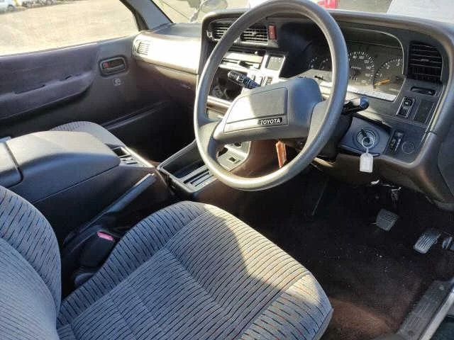 Toyota HiAce  с аукциона в Японии