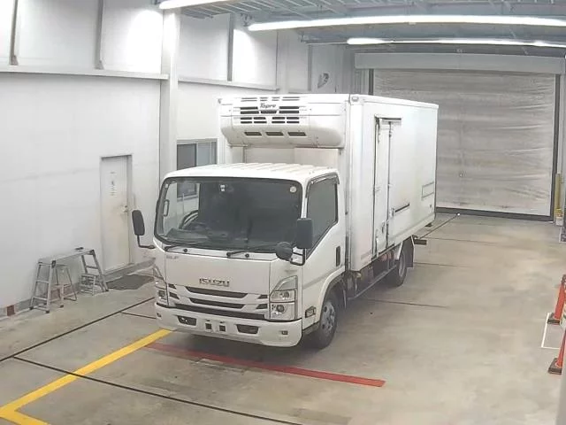 Isuzu Elf 2021