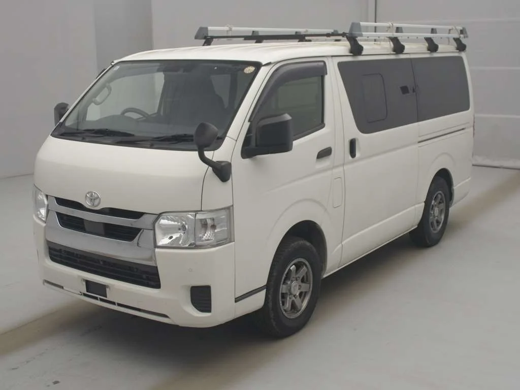 Toyota HiAce Van 2021
