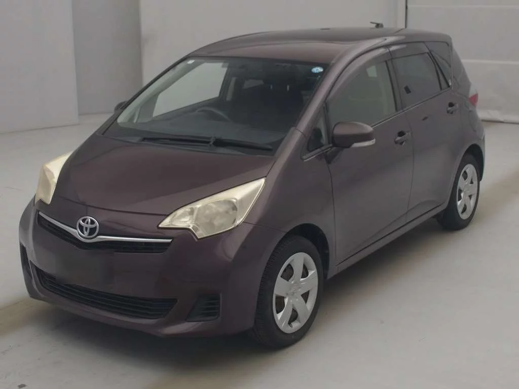 Toyota Ractis 2012
