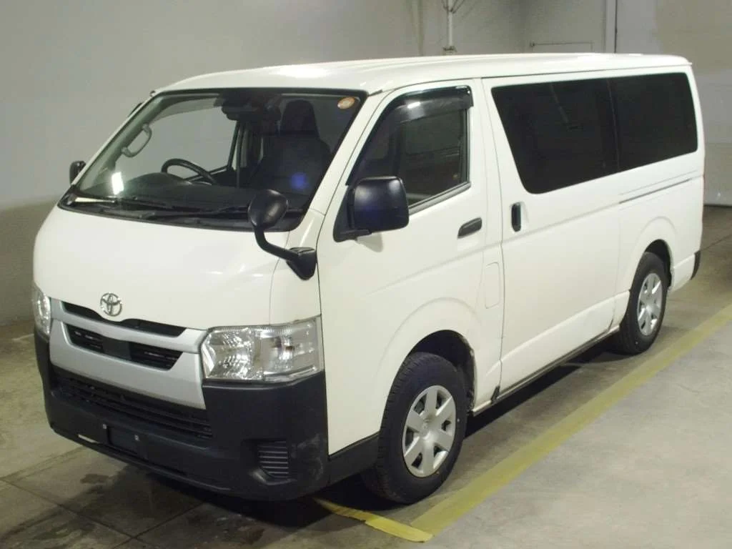 Toyota HiAce Van 2021