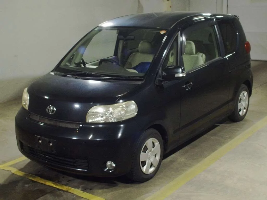 Toyota Porte 2011
