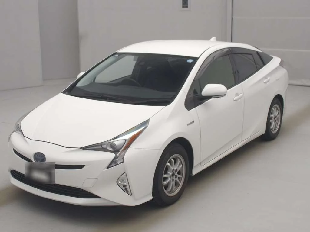 Toyota Prius  с аукциона в Японии