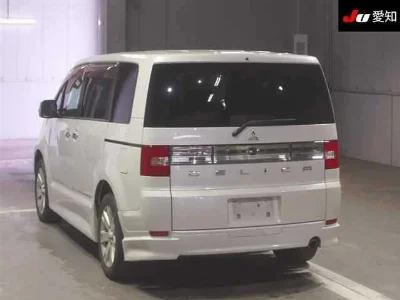 MITSUBISHI DELICA D5