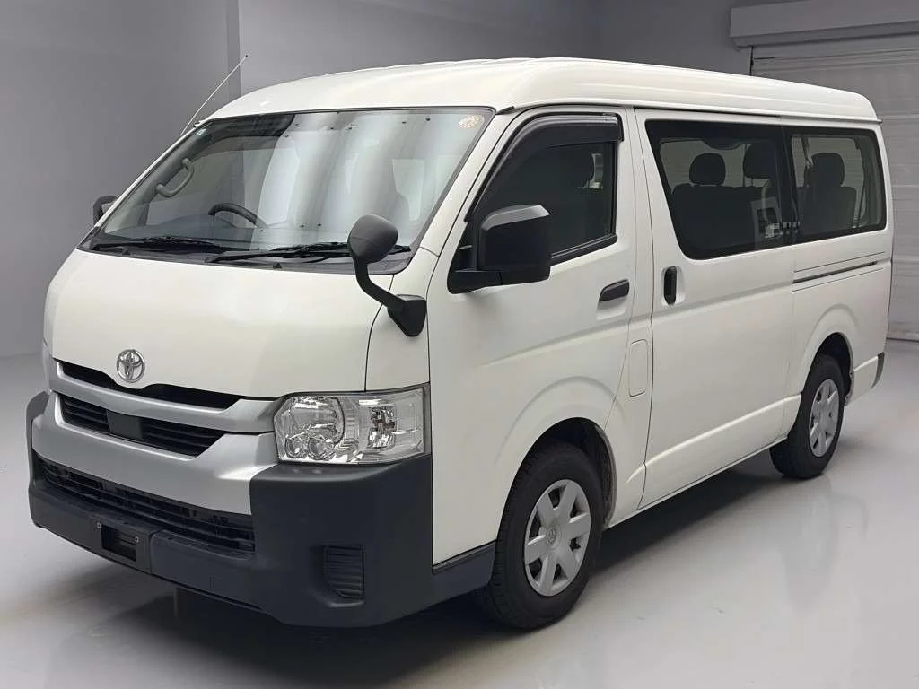 Toyota HiAce 2021