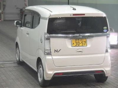 HONDA N BOX SLASH