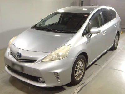 TOYOTA PRIUS ALPHA, 2013 — лот японского аукциона
