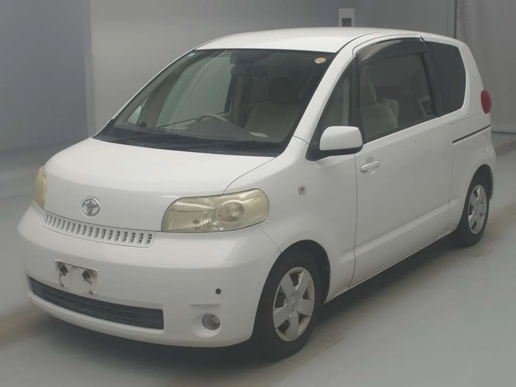 Toyota Porte 2005