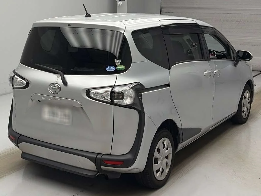 Toyota Sienta  с аукциона в Японии
