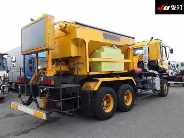 NISSAN DIESEL (UD) QUON  с аукциона в Японии