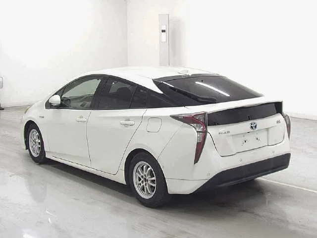 Toyota Prius  с аукциона в Японии