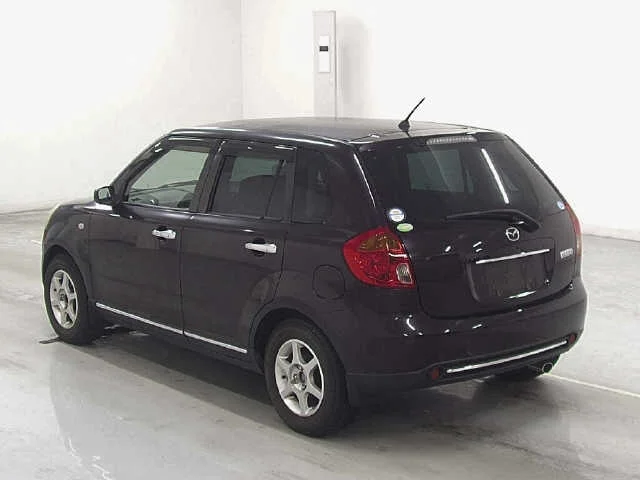 Mazda Verisa 2010