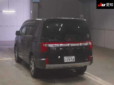 MITSUBISHI DELICA D5