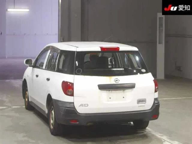 Nissan AD 2011