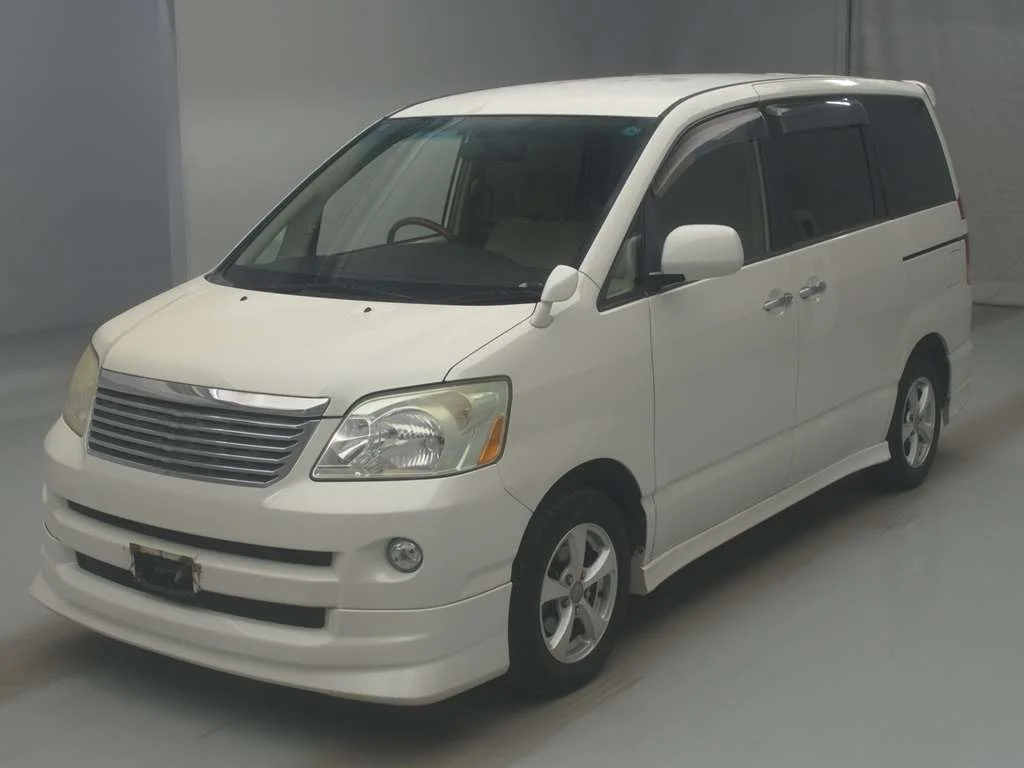 Toyota Noah 2006
