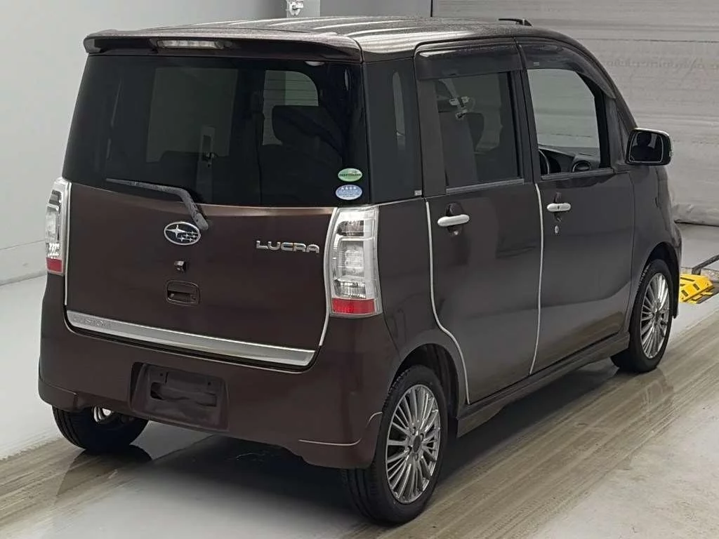 Subaru LUCRA CUSTOM  с аукциона в Японии