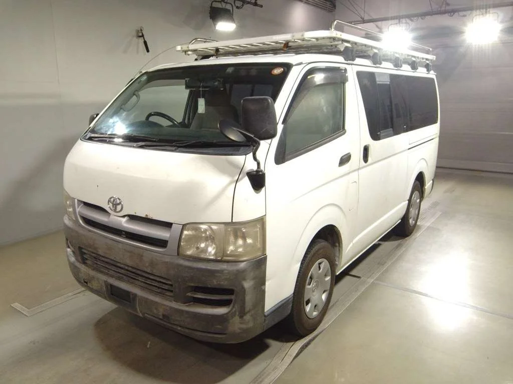 Toyota HiAce Van 2005
