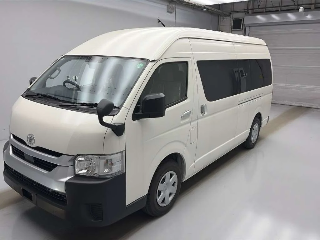 Toyota HiAce  с аукциона в Японии