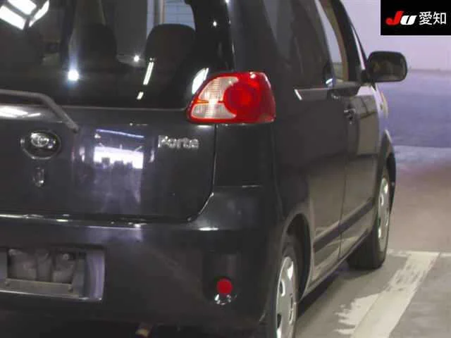 Toyota Porte 2005